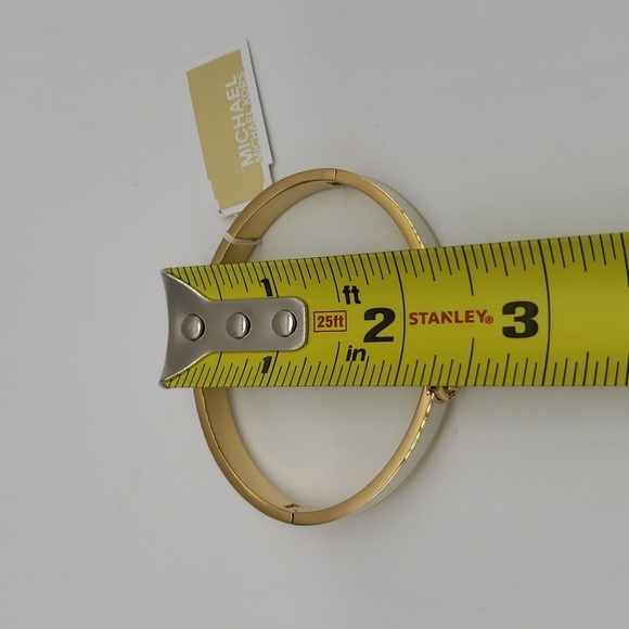 43- MICHAEL KORS Haute Gold Tone White Enamel Bangle Bracelet NWT - Picture 7 of 7